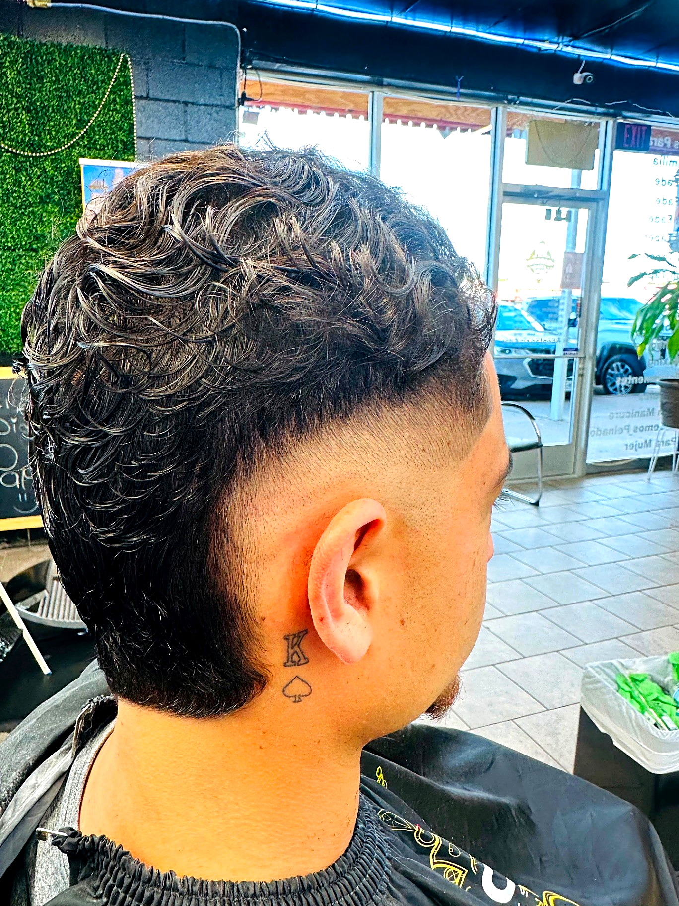 Trabajo de barbería en Golden Clippers