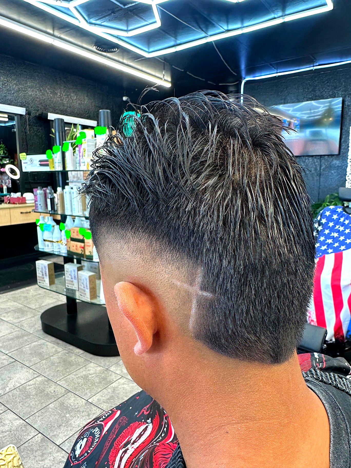 Trabajo de barbería en Golden Clippers